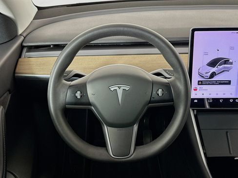 Used 2021 Tesla Model Y Long Range AWD/4WD image 17