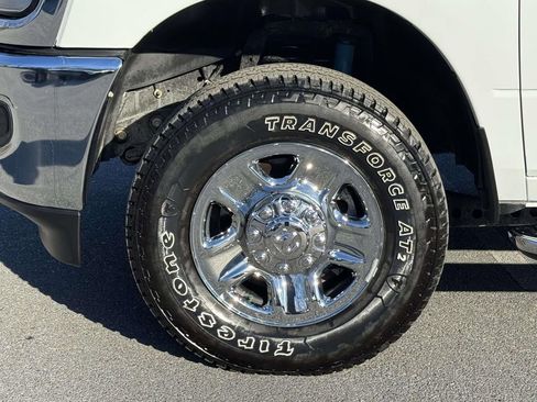 Used 2024 RAM 2500 Tradesman w/ Chrome Appearance Group image 10