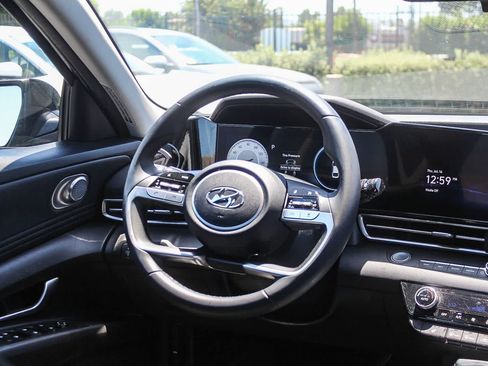 Used 2023 Hyundai Elantra SEL w/ Convenience Package FWD image 19