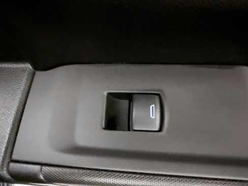 Used 2020 Chevrolet Silverado 1500 LT image 29