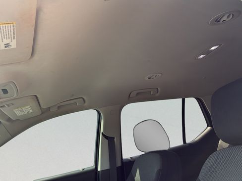 Used 2019 Chevrolet Traverse LT FWD image 24
