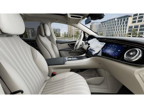 New 2026 Mercedes-Benz EQS 400 4MATIC SUV image 4
