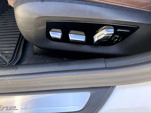 Used 2018 BMW 530i w/ Luxury Seating Package image 30