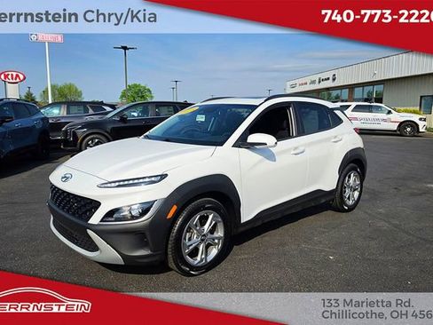 Used 2023 Hyundai Kona SEL w/ Convenience Package FWD image 3