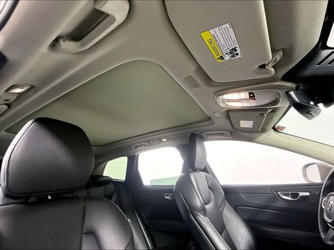 Used 2023 Volvo XC60 B5 Plus AWD/4WD image 22