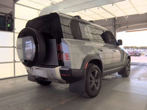 Used 2023 Land Rover Defender 110 SE AWD/4WD image 3