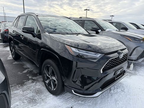 New 2025 Toyota RAV4 SE image 2