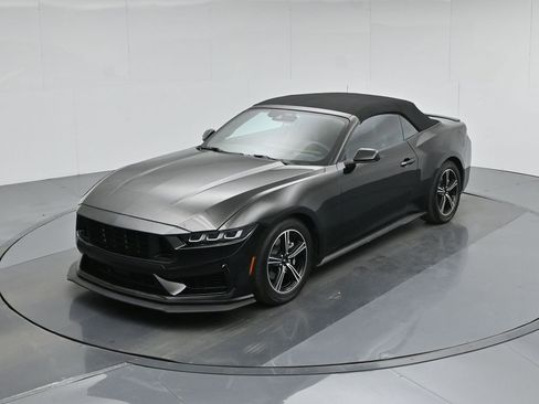 Used 2025 Ford Mustang Premium image 39