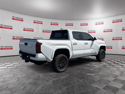 Used 2026 Toyota Tacoma SR5 AWD/4WD image 3