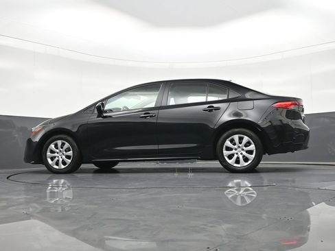 Used 2025 Toyota Corolla LE w/ Convenience Package FWD image 27