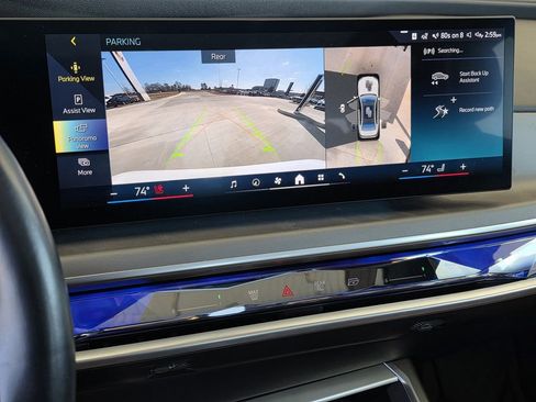 Used 2023 BMW 740i image 13