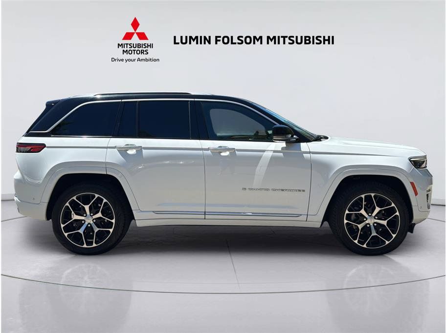 Used 2022 Jeep Grand Cherokee Summit AWD/4WD image 6