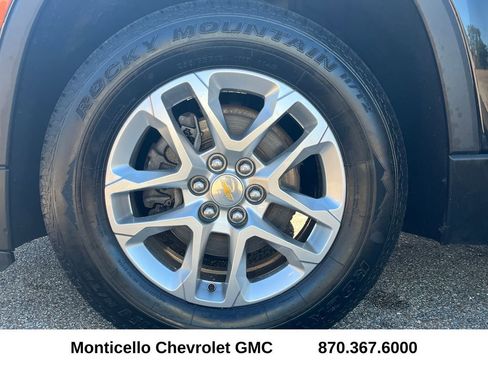 Used 2023 Chevrolet Traverse LS w/ Safety Package image 27