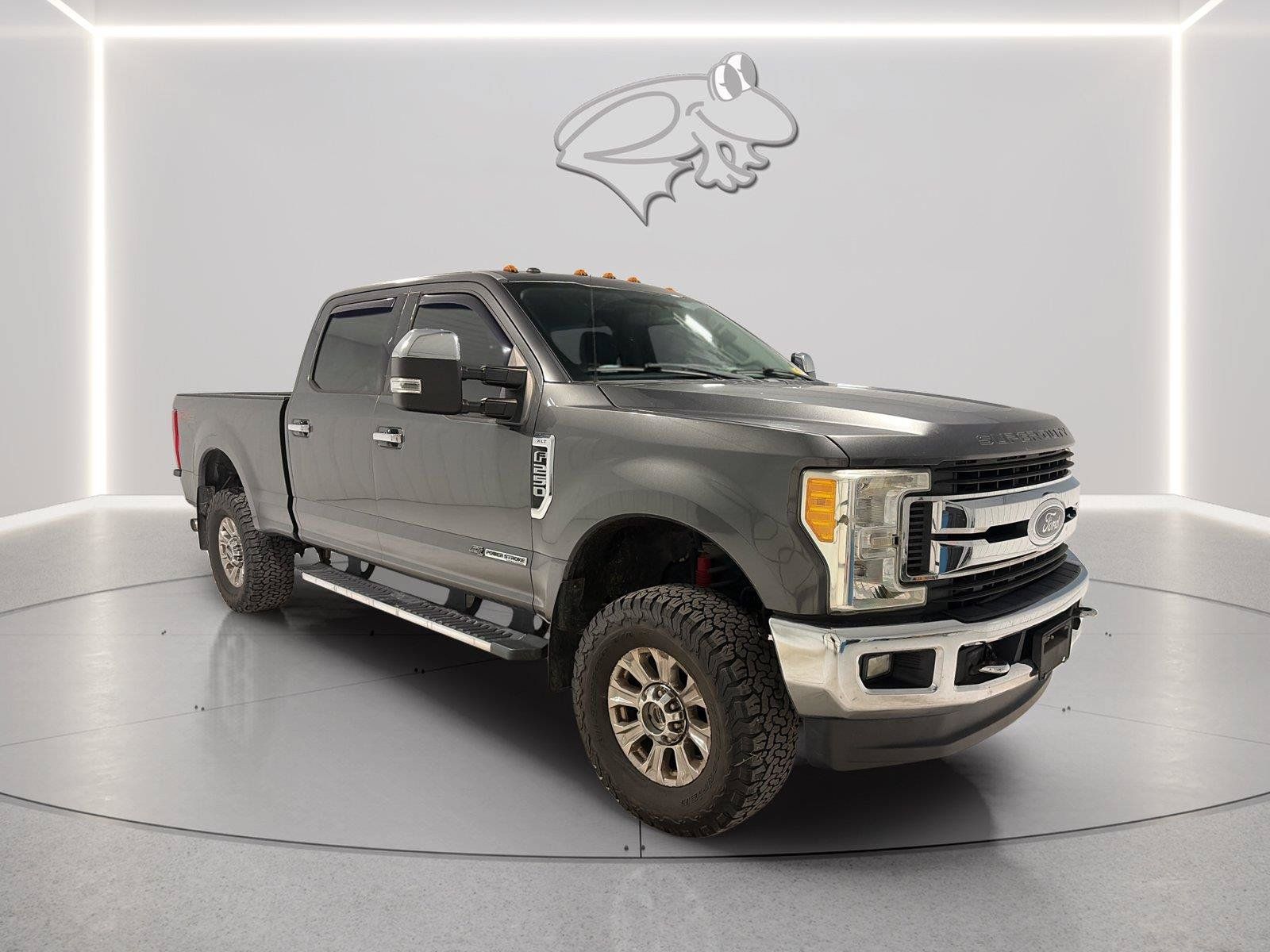 Used 2017 Ford F250 XLT w/ XLT Premium Package AWD/4WD image 7