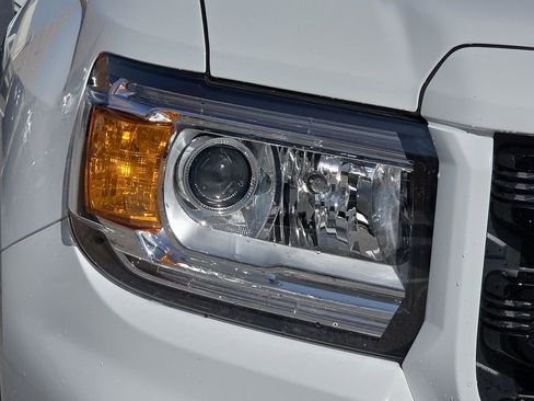 Used 2022 GMC Canyon Elevation w/ Trailering Package AWD/4WD image 8