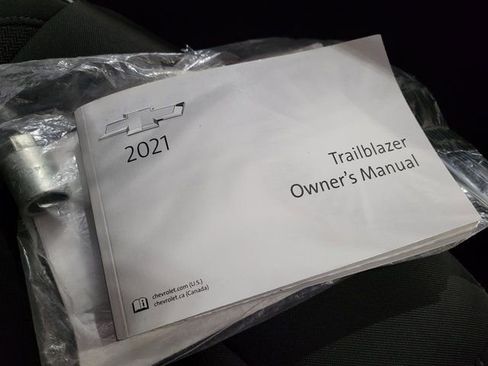 Used 2021 Chevrolet TrailBlazer LT w/ Convenience Package image 53