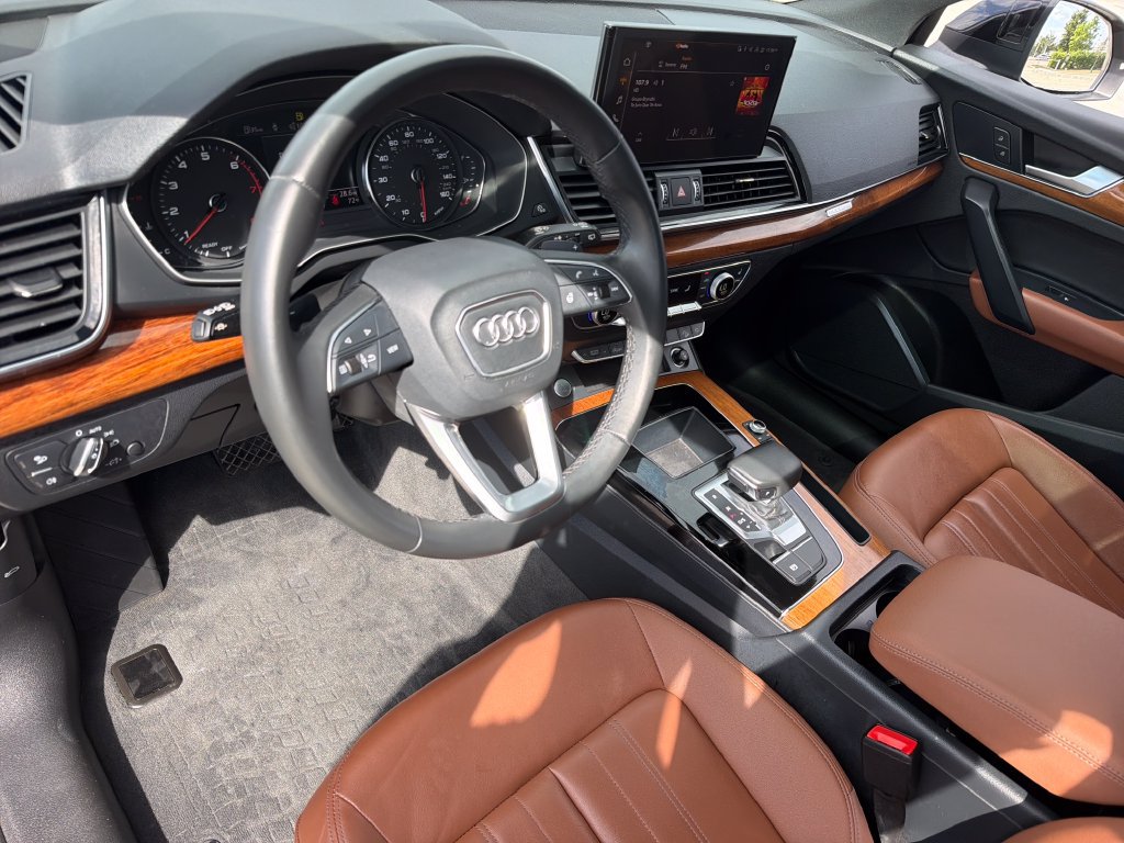 Used 2023 Audi Q5 2.0T Premium w/ Convenience Package AWD/4WD image 8