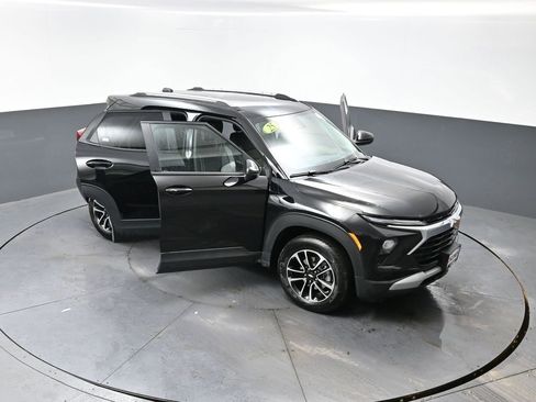 Used 2025 Chevrolet TrailBlazer LT w/ Driver Confidence Package image 36
