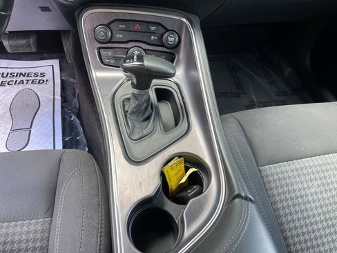 Used 2018 Dodge Challenger SXT image 28