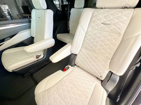 Used 2025 Cadillac Escalade V image 26