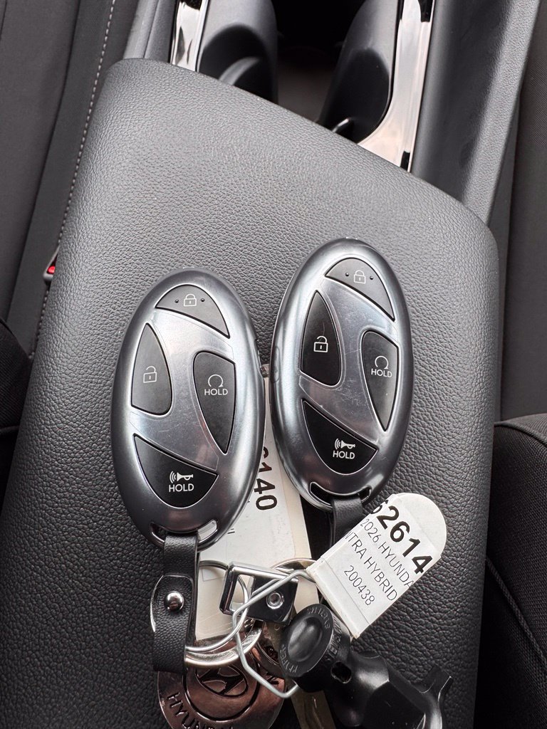 Used 2026 Hyundai Elantra Hybrid FWD image 31