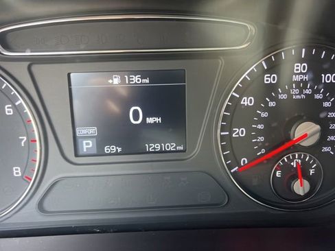Used 2019 Kia Sorento FWD V6 image 12