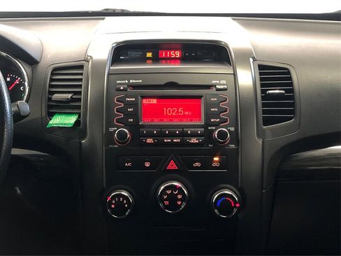 Used 2012 Kia Sorento LX image 12