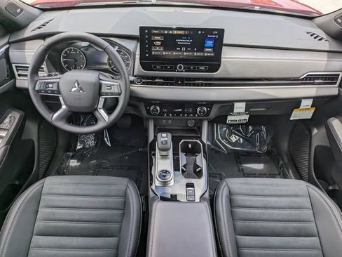 New 2026 Mitsubishi Outlander LE FWD image 15