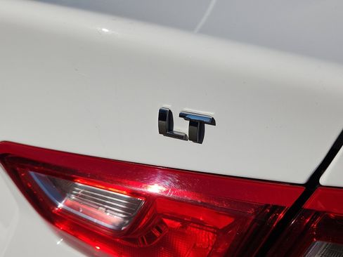 Used 2024 Chevrolet Malibu LT image 10