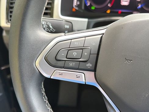 Used 2022 Volkswagen Atlas Cross Sport SE w/ Panoramic Sunroof Package FWD image 24