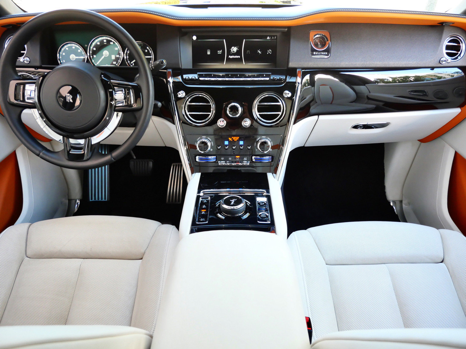 Certified 2022 Rolls-Royce Cullinan w/ Technology Package AWD/4WD image 4