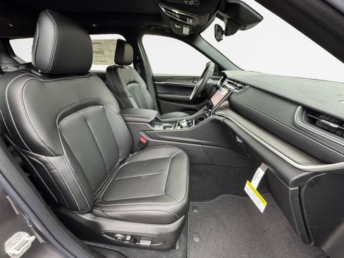 New 2025 Jeep Grand Cherokee L Limited image 35