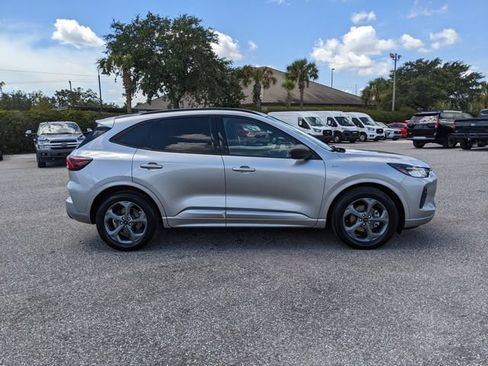 Used 2023 Ford Escape ST-Line FWD image 3