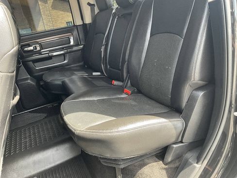 Used 2015 RAM 2500 Laramie w/ Black Appearance Group AWD/4WD image 10