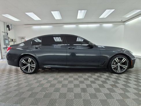 Used 2019 BMW 740i w/ Executive Package RWD image 3