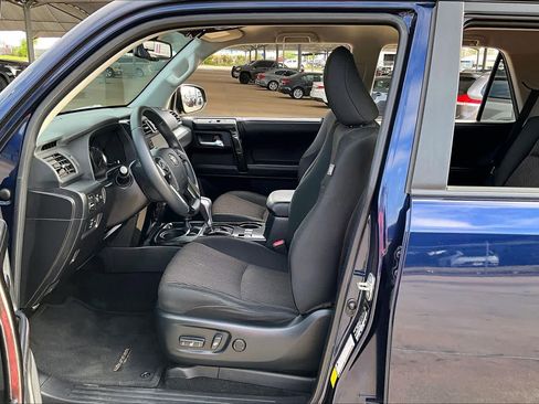 Used 2022 Toyota 4Runner TRD Off-Road image 8