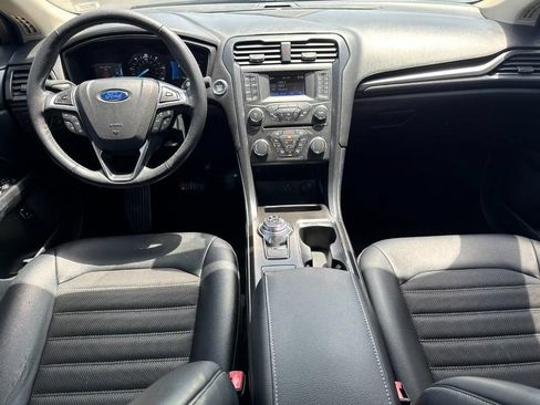 Used 2018 Ford Fusion SE w/ Equipment Group 601A FWD image 11
