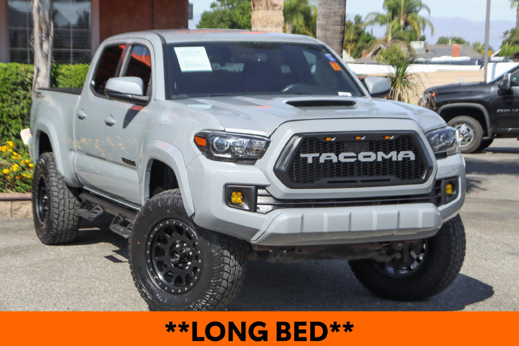 Used 2019 Toyota Tacoma TRD Sport RWD image 2