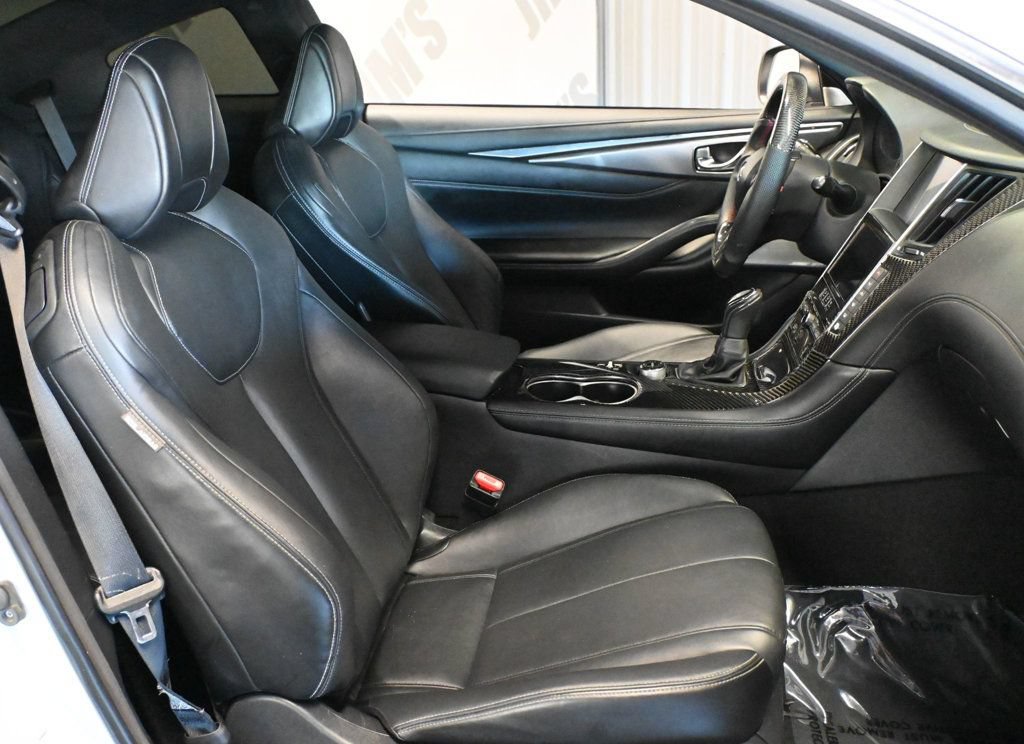 Used 2018 INFINITI Q60 3.0t Luxe RWD image 15