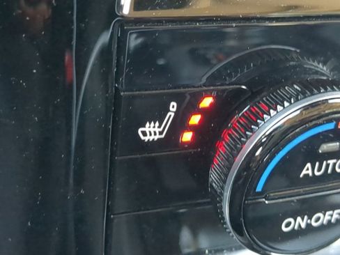 Certified 2025 Nissan Rogue SL w/ Tech Package image 24