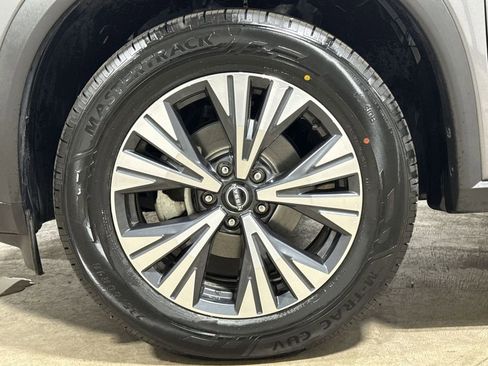 Used 2023 Nissan Rogue SV image 26