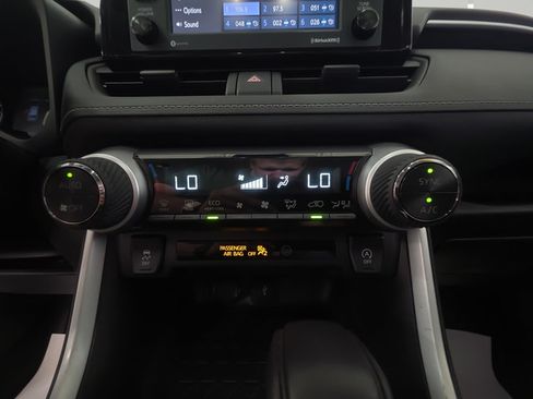 Used 2022 Toyota RAV4 XLE AWD/4WD image 20
