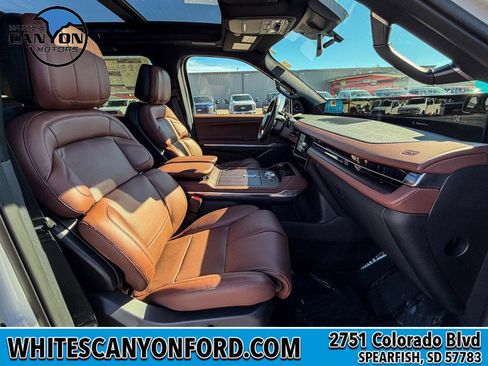 New 2026 Lincoln Navigator L Reserve AWD/4WD image 12