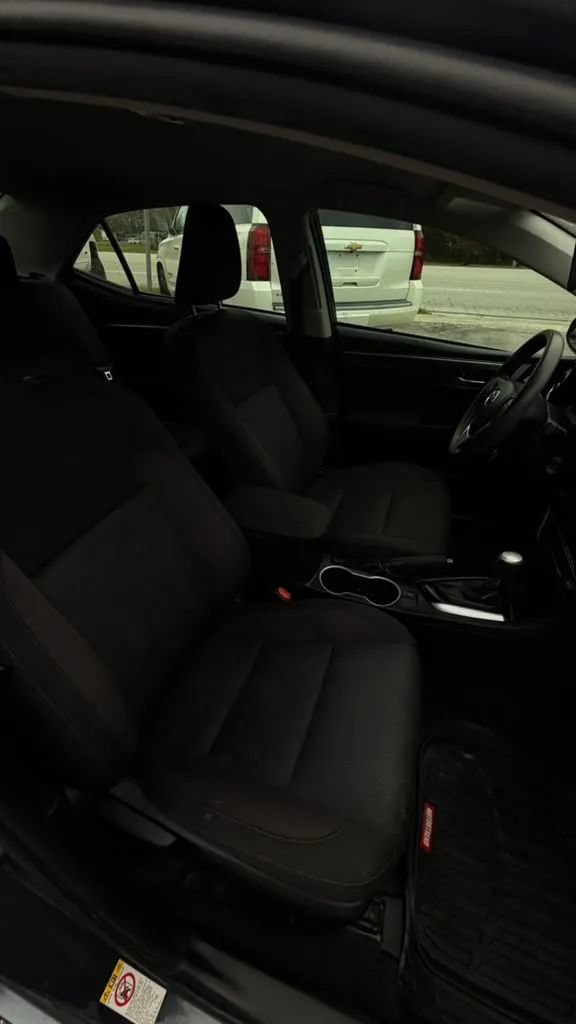 Used 2017 Toyota Corolla LE FWD image 12