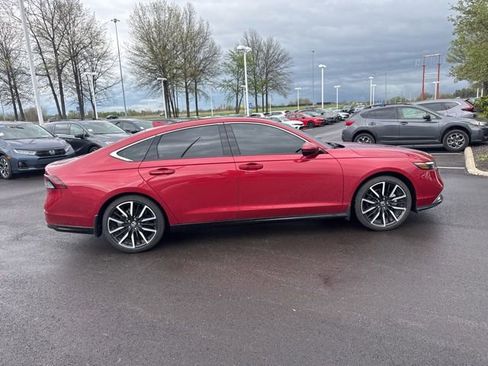 Used 2025 Honda Accord Touring image 12