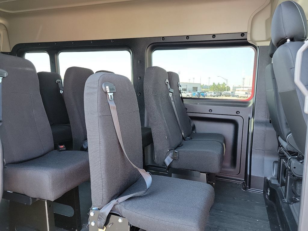 New 2024 RAM ProMaster 2500 w/ Convenience Group FWD image 9