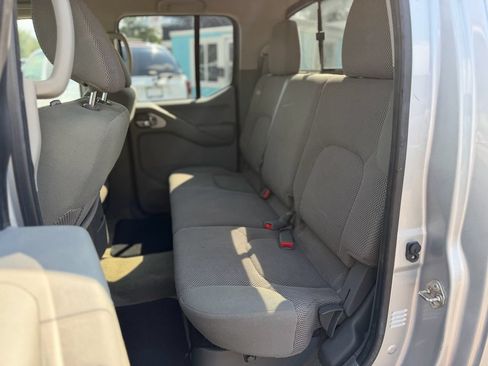 Used 2016 Nissan Frontier SV AWD/4WD image 9