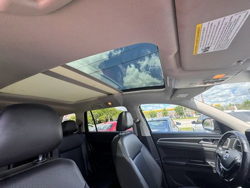Used 2020 Volkswagen Atlas SE w/ Panoramic Sunroof Package FWD image 32