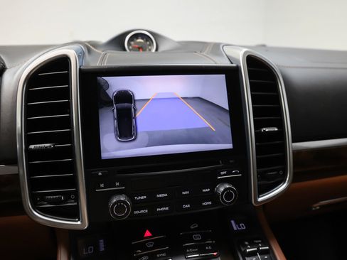 Used 2017 Porsche Cayenne S AWD/4WD image 42