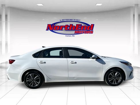 Used 2024 Kia Forte LXS image 2